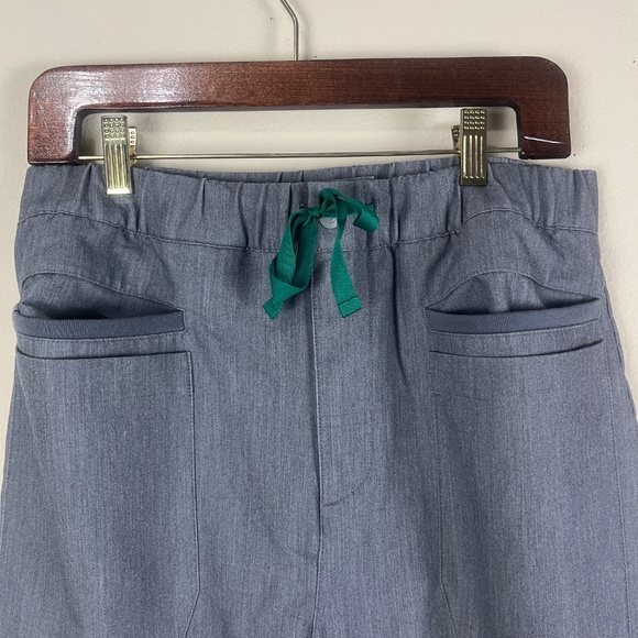 FIGS Women’s Technical Scrub Pants Jogger Size Small Gray PO 1674 - Picture 3 of 12